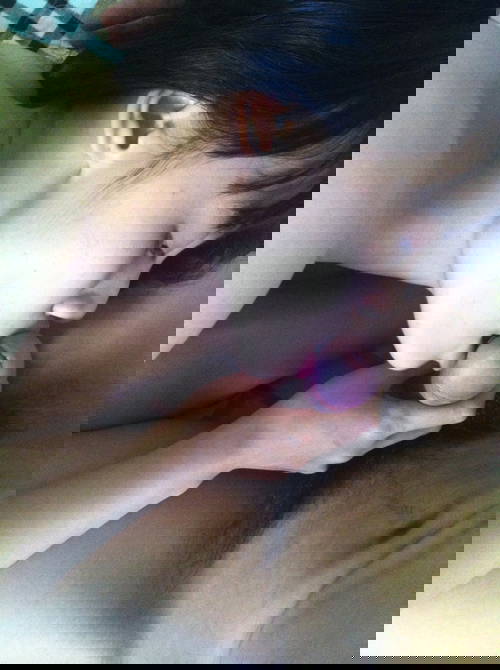 Lộ clip sex em học sinh trên facebook